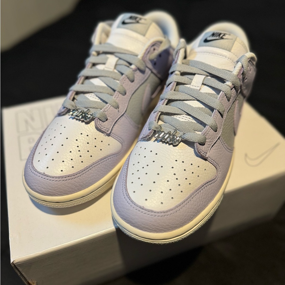Nike Women's Sneakers in Lavender and Gray